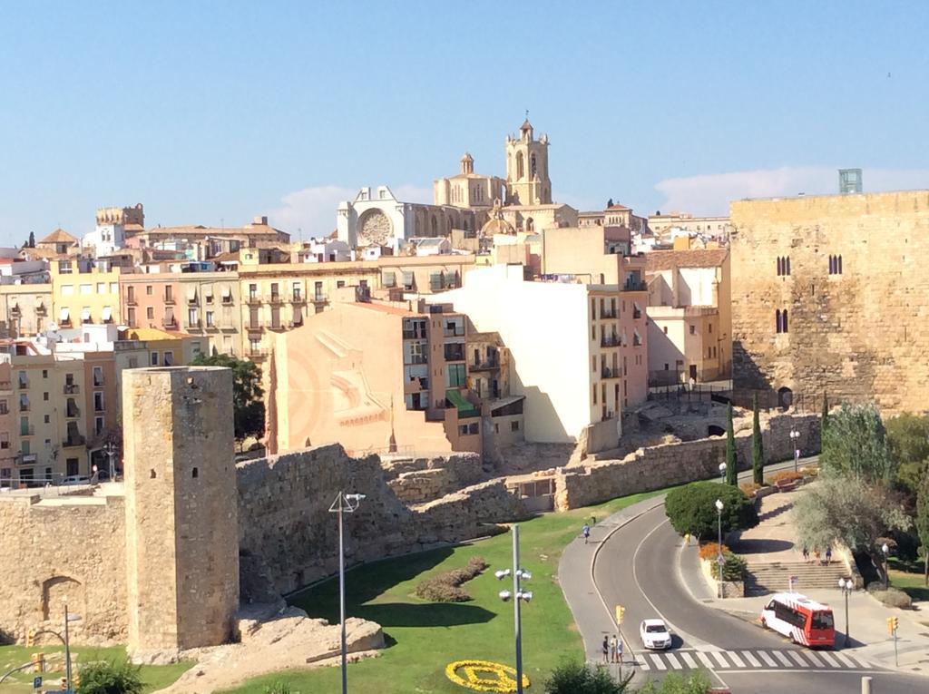 Tarragona Suites Mediona Eksteriør billede