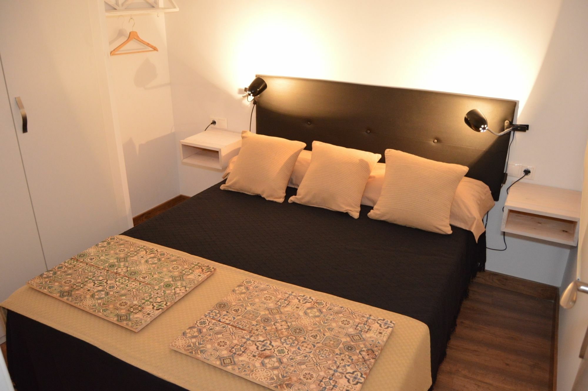 Tarragona Suites Mediona Eksteriør billede