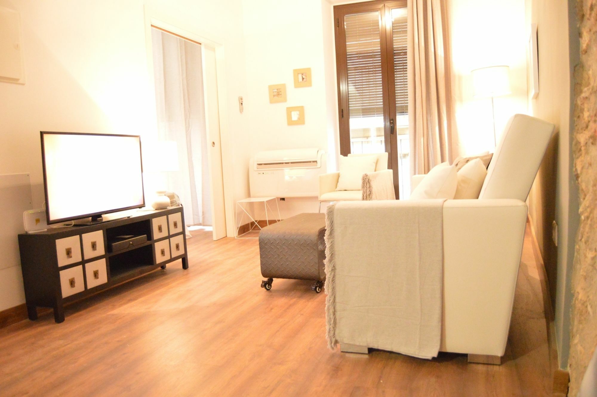 Tarragona Suites Mediona Eksteriør billede
